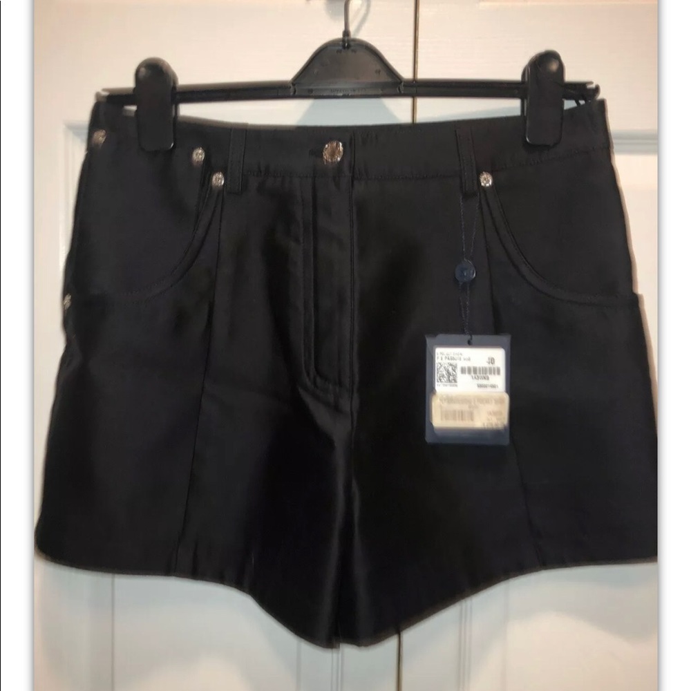 AUTHENTIC Louis Vuitton Wool Silk Shorts 40 6 NEW